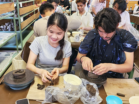 古墳散策などを通じて日本文化を満喫<br>第2570地区ロータリー米山記念奨学委員会（埼玉県）