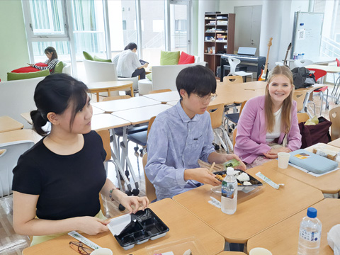 地域も巻き込んで青少年交換事業<br>高松西ＲＣ（香川県）